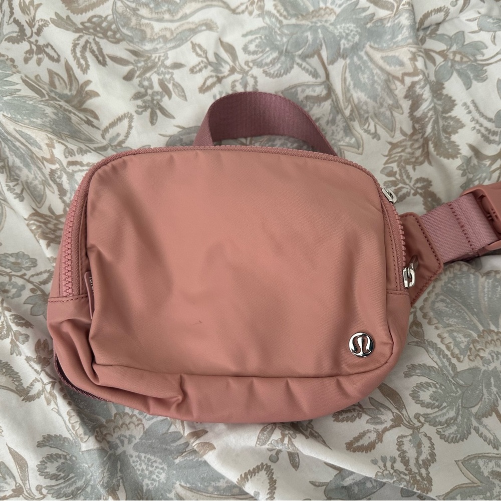 Lululemon pink everywhere belt bag 2L